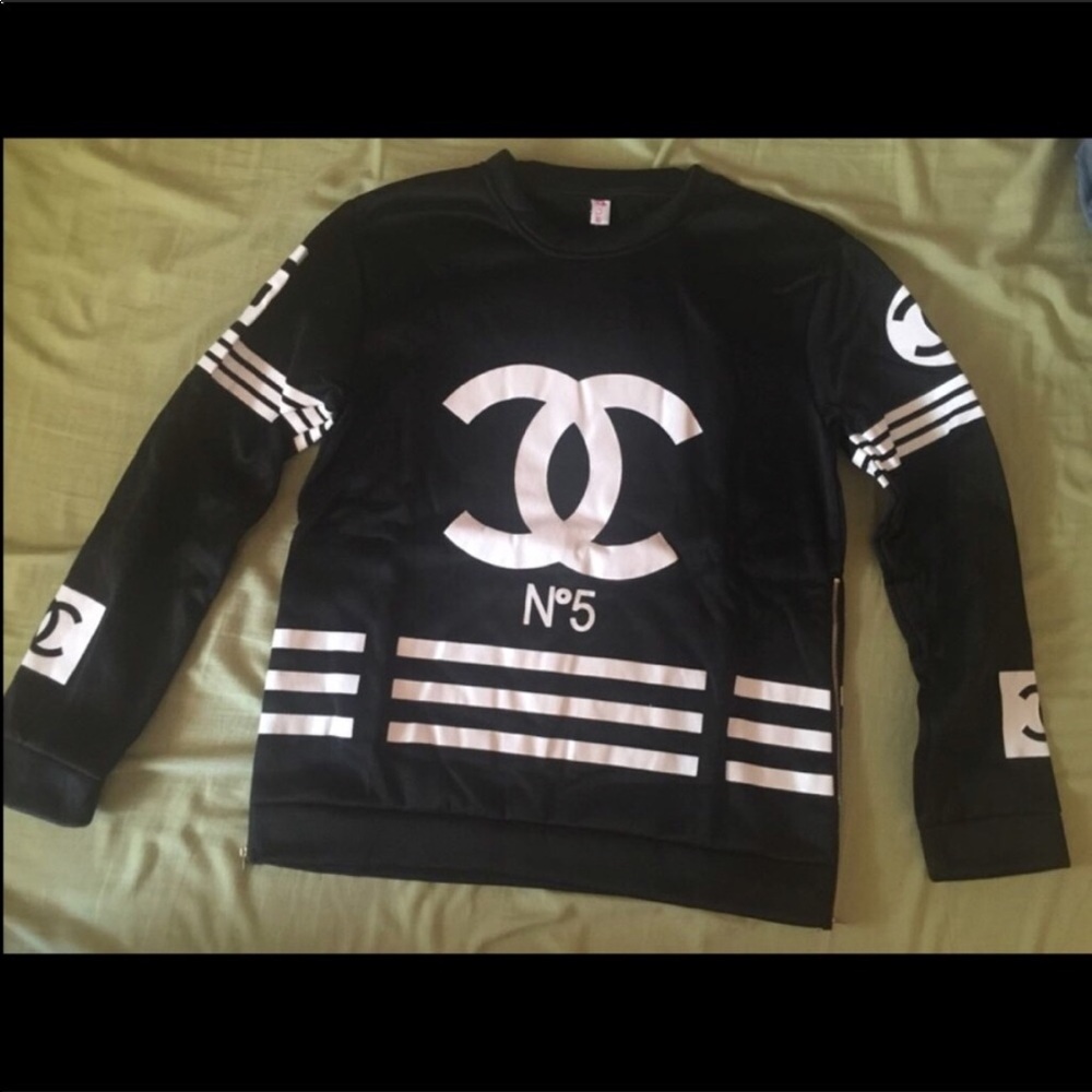 GRAPHIC sweatshirt